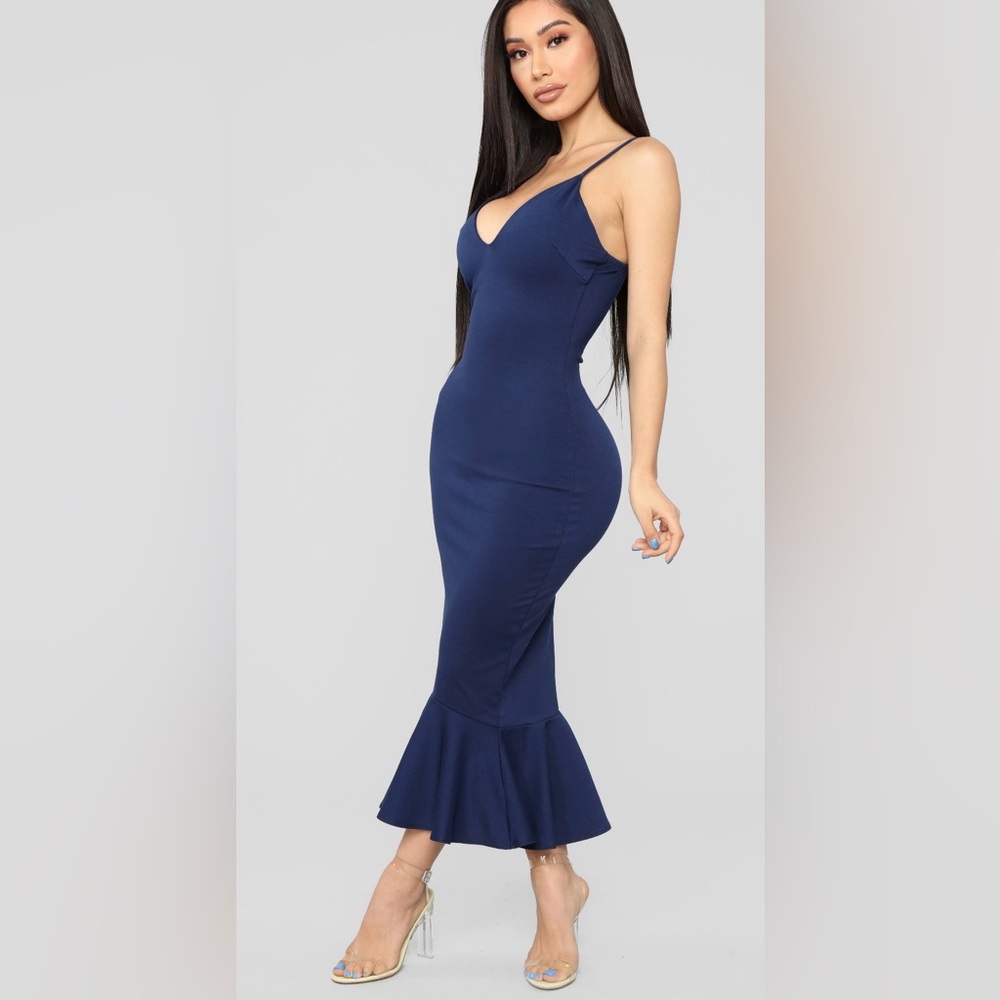 FASHION NOVA 
Playing The Game Midi Dress- NAVY